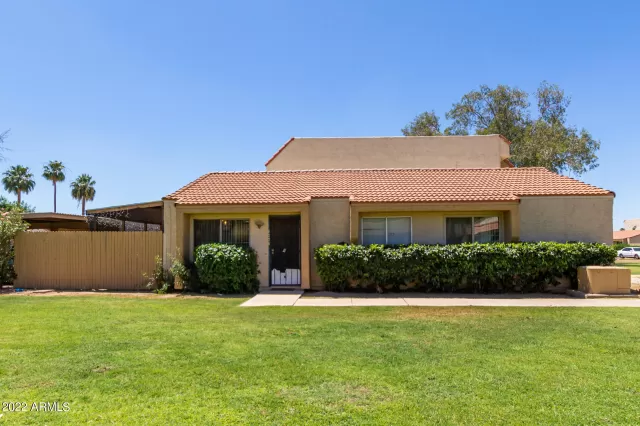 MLS: 6401040 Condo For Sale