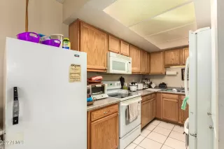 Photo #5: 6401040 Listing 