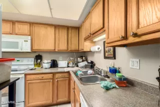 Photo #6: 6401040 Listing 