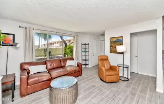 Photo #3: 6401112 Listing