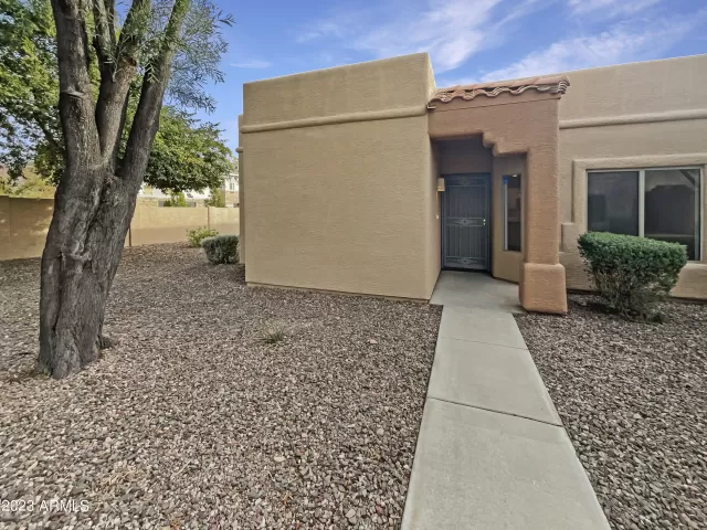 MLS: 6401208 Condo For Sale