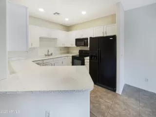 Photo #5: 6401208 Listing