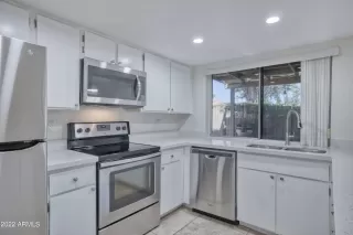 Photo #6: 6401290 Listing 