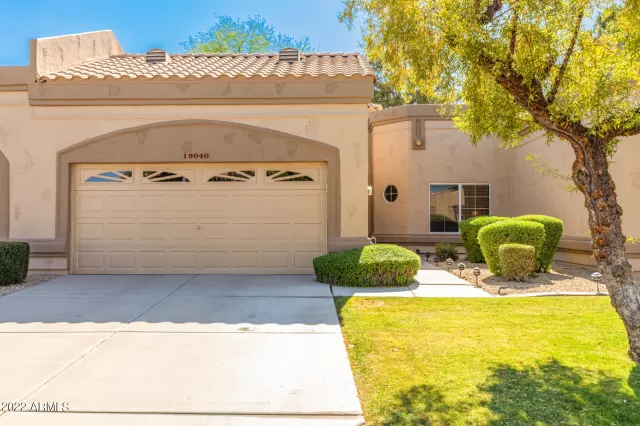 MLS: 6401389 Condo For Sale