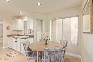 Photo #6: 6401389 Listing