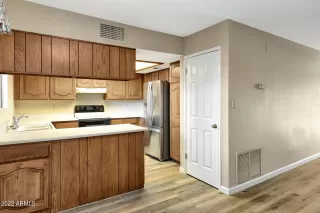 Photo #5: 6401550 Listing