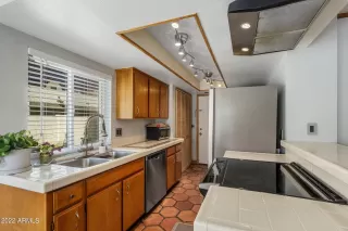 Photo #5: 6401609 Listing 