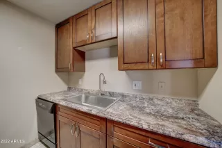 Photo #6: 6401642 Listing