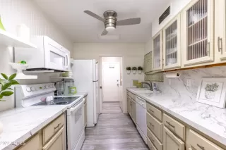 Photo #3: 6401699 Listing 