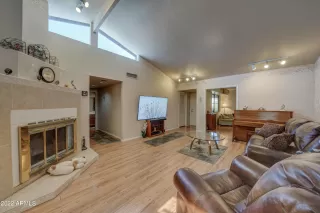 Photo #6: 6401825 Listing