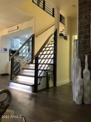 Photo #5: 6401948 Listing