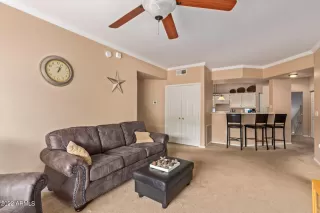 Photo #5: 6402005 Listing