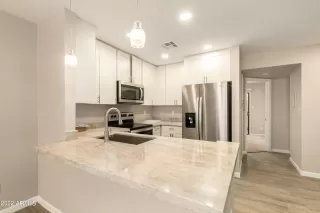 Photo #6: 6402204 Listing