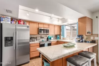 Photo #2: 6402220 Listing 