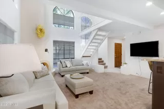 Photo #3: 6402285 Listing