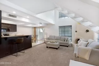 Photo #5: 6402285 Listing