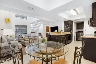 Photo #6: 6402285 Listing