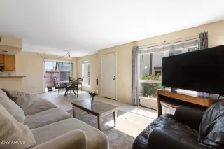 Photo #2: 6402363 Listing 