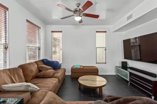 Photo #5: 6402455 Listing