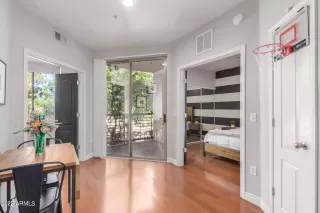 Photo #4: 6402536 Listing