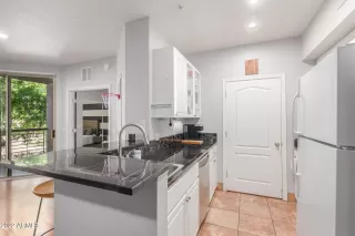 Photo #5: 6402536 Listing