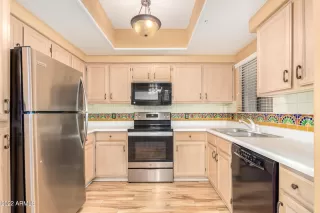 Photo #2: 6402633 Listing