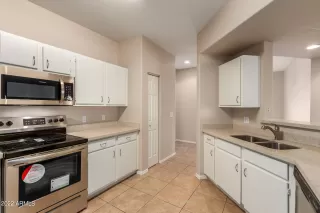 Photo #5: 6402707 Listing