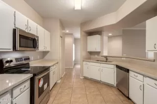 Photo #6: 6402707 Listing