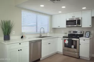 Photo #5: 6402818 Listing