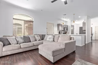 Photo #2: 6402874 Listing