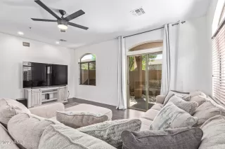 Photo #3: 6402874 Listing