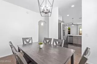 Photo #5: 6402874 Listing