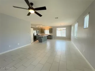 Photo #5: 6402895 Listing