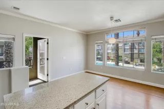 Photo #6: 6402900 Listing