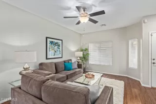 Photo #4: 6402924 Listing