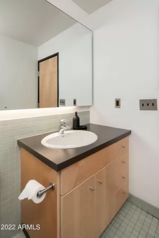 Photo #5: 6402928 Listing