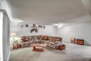 Photo #6: 6403059 Listing