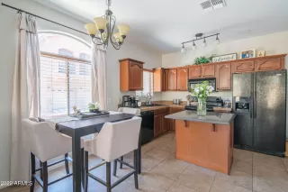 Photo #5: 6403148 Listing 