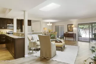 Photo #2: 6403419 Listing