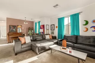 Photo #5: 6403476 Listing