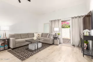 Photo #2: 6403902 Listing