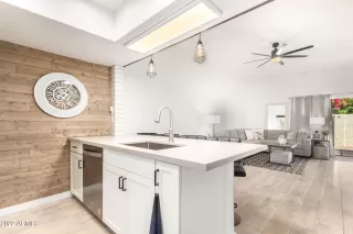 Photo #4: 6403902 Listing