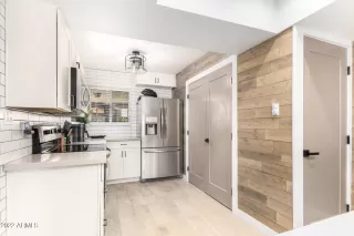 Photo #6: 6403902 Listing