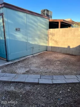 Photo #6: 6403959 Listing