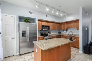 Photo #5: 6403974 Listing 