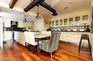 Photo #3: 6404230 Listing