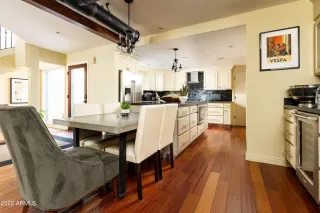 Photo #4: 6404230 Listing