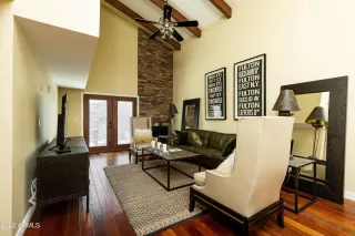 Photo #5: 6404230 Listing