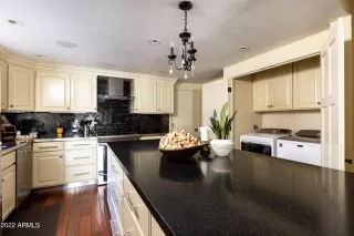 Photo #6: 6404230 Listing