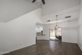 Photo #6: 6404592 Listing